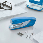 Tűzőgép Leitz 5502 NEXXT metálfényű kék max.30lapig 24/6 kapocs 55021036