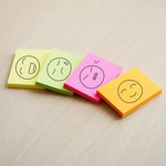 &Ouml;ntapad&oacute;s jegyzett&ouml;mb 38x51, neon mix, 4x50lap Stick'n