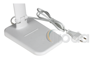 Asztali LED l&aacute;mpa szab&aacute;lyozhat&oacute; f&eacute;nyerő, teljes&iacute;tm&eacute;ny 8W