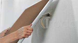 Nobo Impression Pro széles képarányú parafatábla 1550x870mm, alukerettel