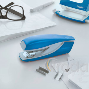 Tűzőgép Leitz 5502 NEXXT metálfényű kék max.30lapig 24/6 kapocs 55021036