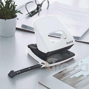 Lyukasztó Leitz 5008 NEXXT metálfényű fehér fém test, max.30laphoz 50081001
