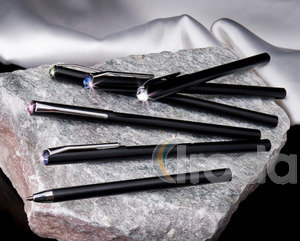 Golyóstoll 'MADE WITH SWAROVSKI ELEMENTS', fekete, mágneses, zafírkék kristállyal 14cm